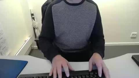 Snapshot of buggemann chatting on 11/25/25, 07:30 buggemann online show from 11/25/25, 07:30