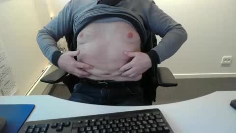 Snapshot of buggemann chatting on 11/26/25, 08:04 buggemann online show from 11/26/25, 08:04