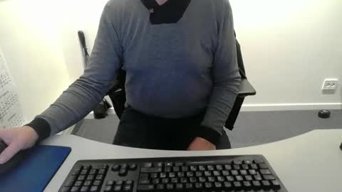 Snapshot of buggemann chatting on 11/27/25, 03:19 buggemann online show from 11/27/25, 03:19