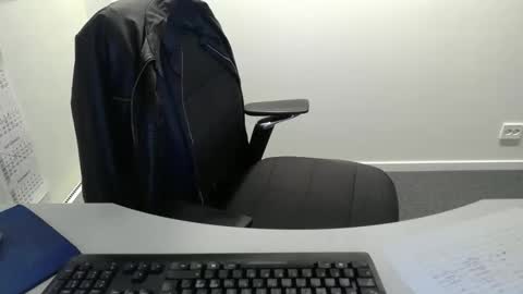 Snapshot of buggemann chatting on 12/02/25, 07:14 buggemann online show from 12/02/25, 07:14