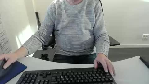 Snapshot of buggemann chatting on 12/04/25, 10:57 buggemann online show from 12/04/25, 10:57