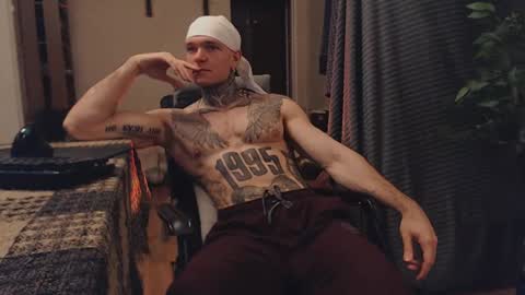 Snapshot of bulatov_x chatting on 03/05/25, 06:23 Dmitriy online show from 03/05/25, 06:23