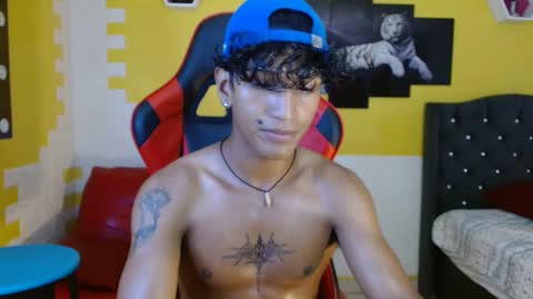 Snapshot of bull_cam chatting on 09/25/25, 08:34 bull_cam online show from 09/25/25, 08:34