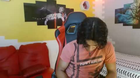 Snapshot of bull_cam chatting on 11/03/25, 05:25 bull_cam online show from 11/03/25, 05:25