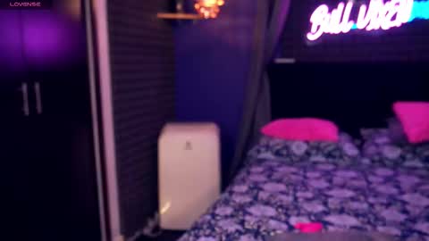 Snapshot of bull_vixen2001 chatting on 11/19/25, 11:16 Bunny and The Rock online show from 11/19/25, 11:16