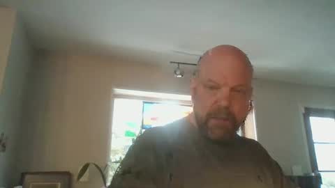 Snapshot of bulldog302w chatting on 01/19/25, 05:18 bulldog302w online show from 01/19/25, 05:18