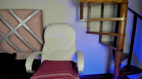 Snapshot of bulma_bambina_ chatting on 02/13/25, 12:35 Bulma Bambina online show from 02/13/25, 12:35