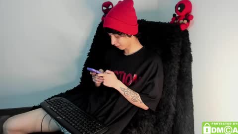 Snapshot of bumblubee chatting on 12/29/24, 07:06 Tonny online show from 12/29/24, 07:06