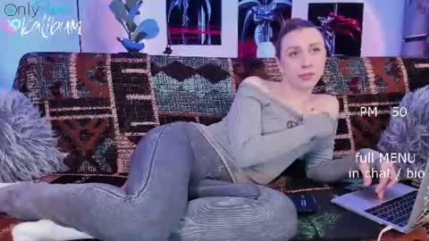 Snapshot of bumbum_kalibum chatting on 07/15/26, 01:22 Ivan online show from 07/15/26, 01:22