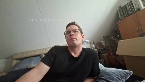 Snapshot of bumbuss chatting on 03/19/26, 02:21 bumbuss online show from 03/19/26, 02:21