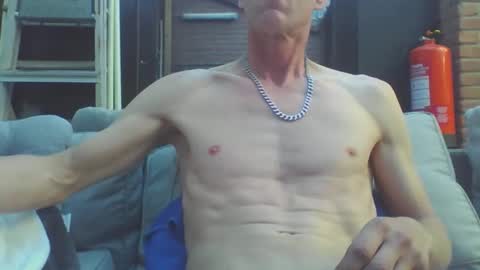 Snapshot of bundy2016 chatting on 05/25/26, 08:20 Dutch cock online show from 05/25/26, 08:20