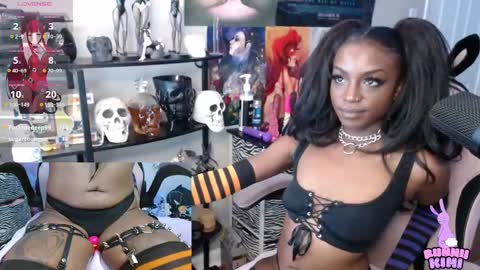 Snapshot of bunniikimi chatting on 09/15/25, 01:33 Bunnii Kimi online show from 09/15/25, 01:33