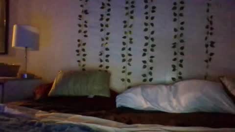 Snapshot of bunny8354367 chatting on 11/06/25, 01:39 Bunny online show from 11/06/25, 01:39