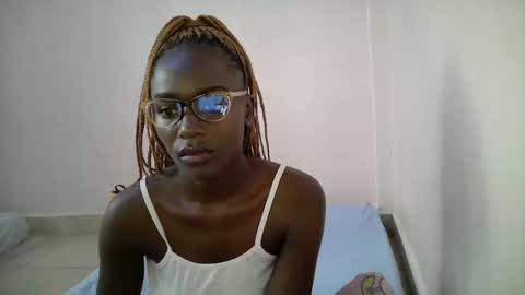 bunny_bliss1 online show from 05/01/26, 11:15