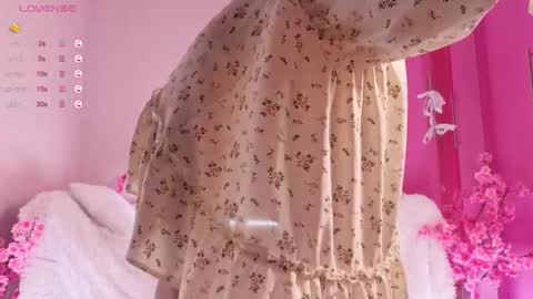 Snapshot of bunny_gaze chatting on 11/14/25, 03:33 Kira online show from 11/14/25, 03:33