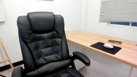 bunny online show from 11/20/25, 12:16