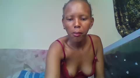 bunnydiva_ online show from 11/05/25, 12:32