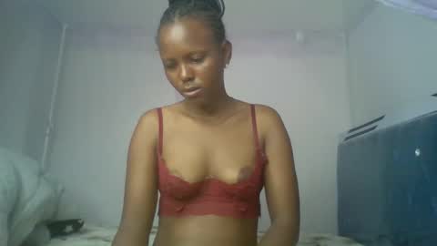 bunnydiva_ online show from 05/19/26, 12:27