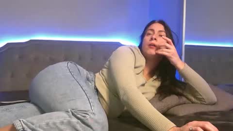 bunnyela online show from 02/01/26, 06:06