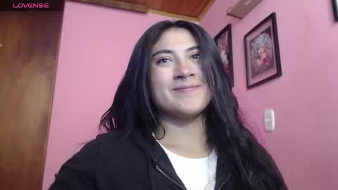 bunnyEmilyR0s33 online show from 11/05/25, 02:17