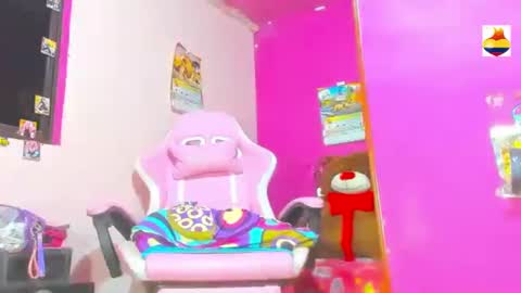 Snapshot of bunnygirl98 chatting on 09/20/25, 10:27 BARBYCHOCOLAT online show from 09/20/25, 10:27