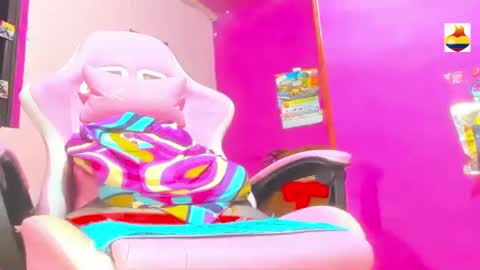 Snapshot of bunnygirl98 chatting on 09/27/25, 10:37 BARBYCHOCOLAT online show from 09/27/25, 10:37