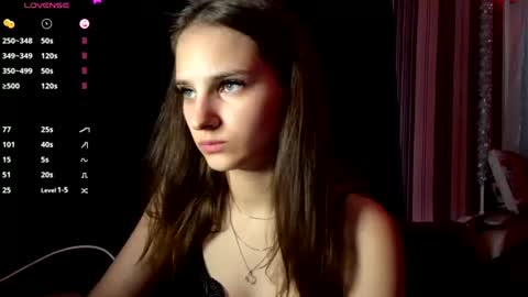 Snapshot of bunnytrussel chatting on 07/27/26, 06:09 Bella online show from 07/27/26, 06:09