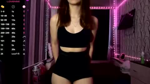Snapshot of bunnytrussel chatting on 07/28/26, 12:48 Bella online show from 07/28/26, 12:48