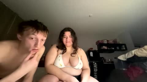 Snapshot of bunnyxxo05 chatting on 02/16/26, 03:02 bunnyxxo05 online show from 02/16/26, 03:02