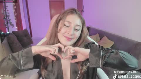 Snapshot of burbuja_cosmic chatting on 01/16/25, 05:11 Im Val Welcome to my room My instagram Bubble cosmic online show from 01/16/25, 05:11