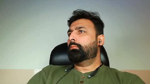 Snapshot of burlymonster chatting on 02/04/25, 07:00 Hairy Arabian online show from 02/04/25, 07:00