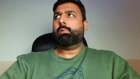 Snapshot of burlymonster chatting on 02/11/25, 10:37 Hairy Arabian online show from 02/11/25, 10:37