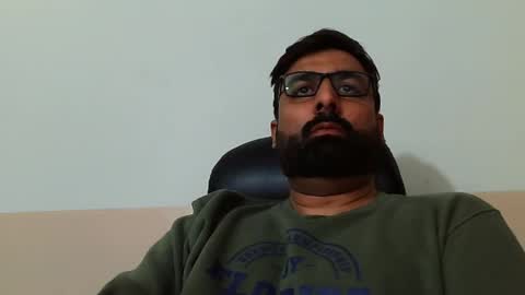 Snapshot of burlymonster chatting on 02/12/25, 04:12 Hairy Arabian online show from 02/12/25, 04:12