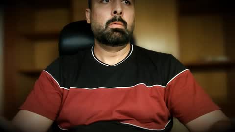 Snapshot of burlymonster chatting on 09/26/25, 02:59 Hairy Arabian online show from 09/26/25, 02:59