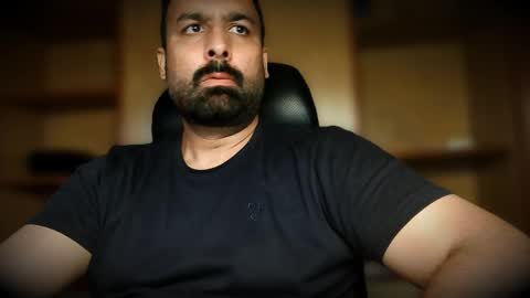 Snapshot of burlymonster chatting on 10/06/25, 03:37 Hairy Arabian online show from 10/06/25, 03:37