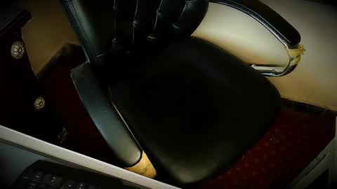 Snapshot of burlymonster chatting on 10/30/25, 03:52 Hairy Arabian online show from 10/30/25, 03:52