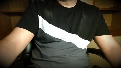 Snapshot of burlymonster chatting on 11/01/25, 03:30 Hairy Arabian online show from 11/01/25, 03:30