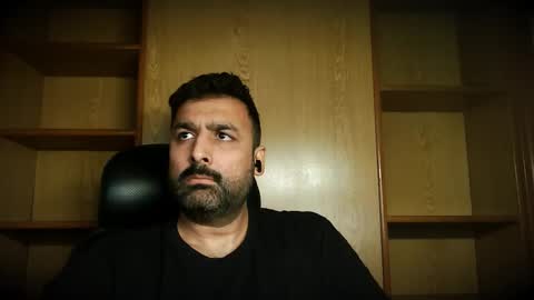 Snapshot of burlymonster chatting on 11/12/25, 05:52 Hairy Arabian online show from 11/12/25, 05:52