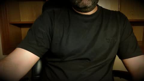 Snapshot of burlymonster chatting on 11/13/25, 04:11 Hairy Arabian online show from 11/13/25, 04:11