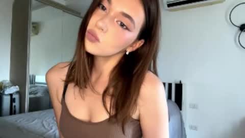 Snapshot of burmahimes chatting on 02/24/26, 05:49 Nica online show from 02/24/26, 05:49