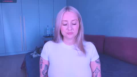Snapshot of burn_lissa chatting on 05/10/26, 03:28 Lissa online show from 05/10/26, 03:28