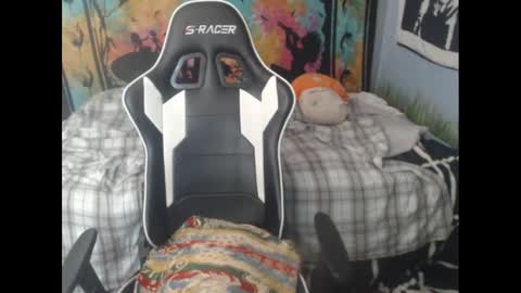 Snapshot of burningflute chatting on 12/21/24, 06:34 burningflute online show from 12/21/24, 06:34