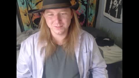 Snapshot of burningflute chatting on 09/18/25, 06:54 burningflute online show from 09/18/25, 06:54