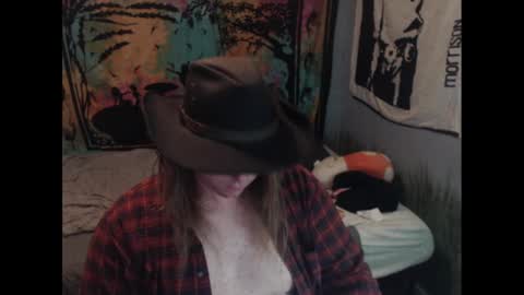 Snapshot of burningflute chatting on 09/19/25, 12:06 burningflute online show from 09/19/25, 12:06