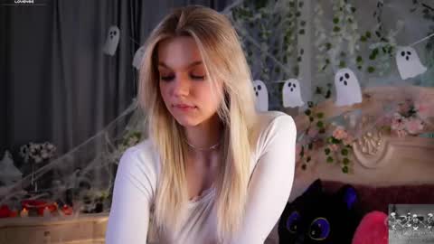 Jessica online show from 10/26/25, 01:50