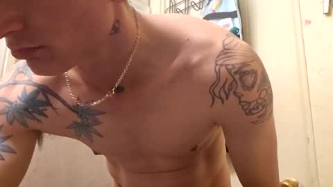 Snapshot of burntbuns710 chatting on 12/03/24, 08:49 LostSingledad online show from 12/03/24, 08:49