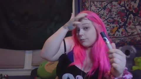 Snapshot of burnthemail chatting on 02/05/25, 12:53 lilly online show from 02/05/25, 12:53