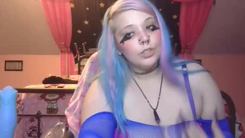 Snapshot of burnthemail chatting on 09/16/25, 03:18 lilly online show from 09/16/25, 03:18