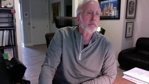 Snapshot of bustinout99 chatting on 02/01/25, 03:39 afternoon wood online show from 02/01/25, 03:39