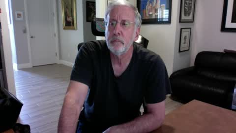 Snapshot of bustinout99 chatting on 02/05/25, 03:20 afternoon wood online show from 02/05/25, 03:20